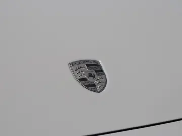 PORSCHE 992.2 Carrera Cabrio  SITZBELÜFT SPORT-ABGAS 21