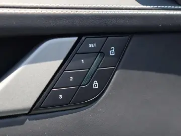 PORSCHE 992.2 Carrera Cabrio  SITZBELÜFT SPORT-ABGAS 21