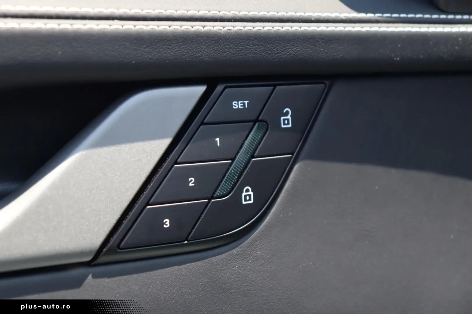 PORSCHE 992.2 Carrera Cabrio  SITZBELÜFT SPORT-ABGAS 21