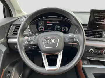 AUDI Q5 40TDI advanced qu S-trc Standh AHK Cam ACC
