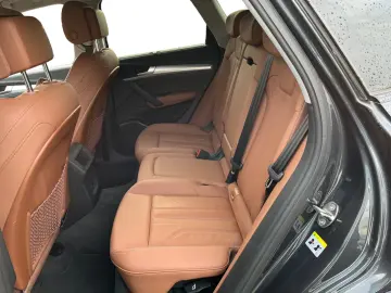 AUDI Q5 40TDI advanced qu S-trc Standh AHK Cam ACC