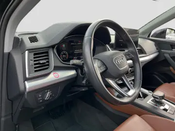 AUDI Q5 40TDI advanced qu S-trc Standh AHK Cam ACC