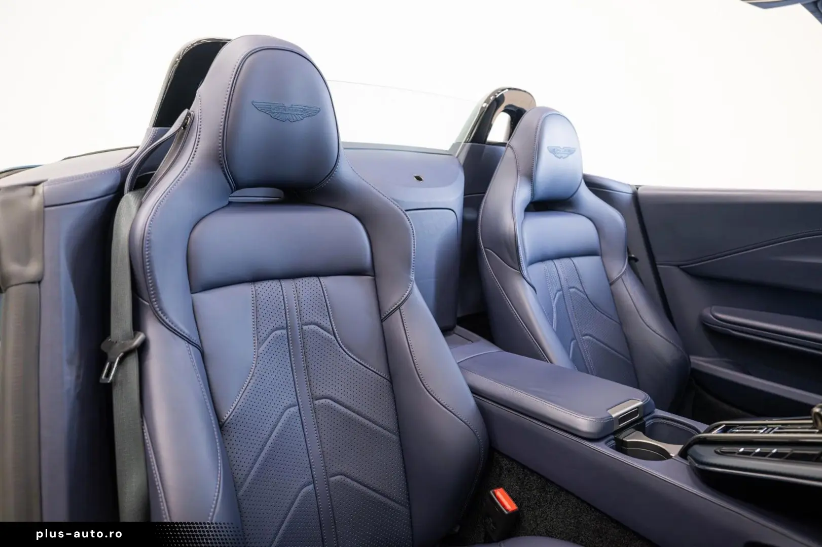 ASTON MARTIN Vantage Roadster   Full Options   Blue Carbon