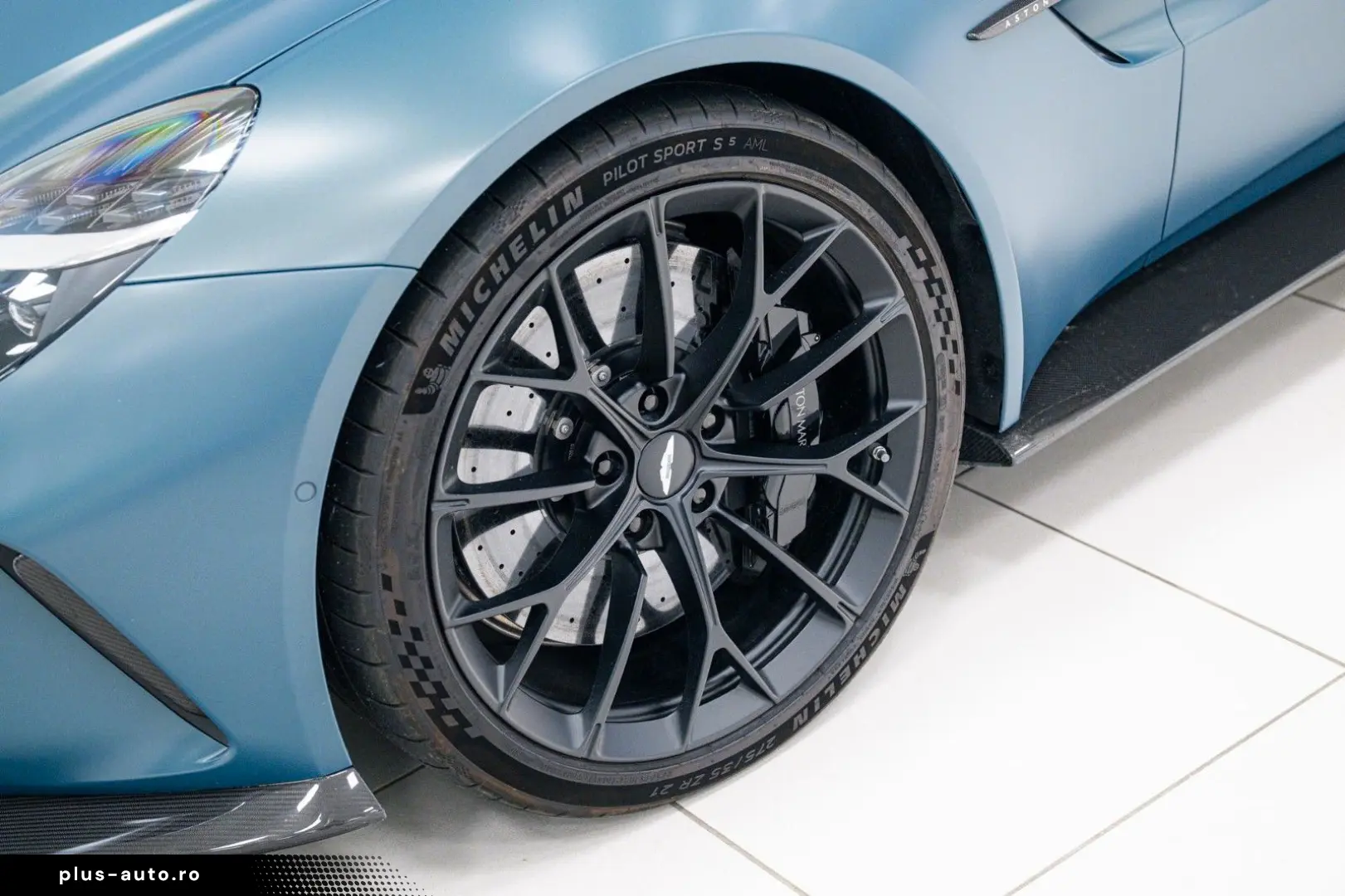 ASTON MARTIN Vantage Roadster   Full Options   Blue Carbon