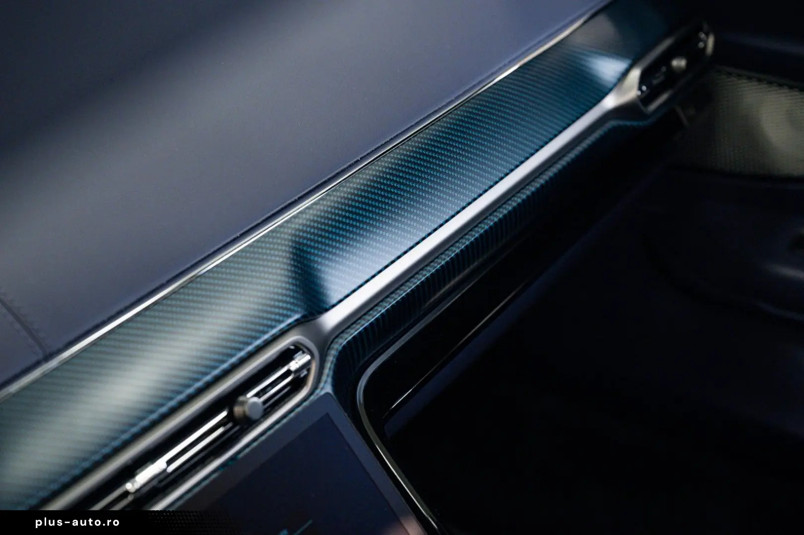 ASTON MARTIN Vantage Roadster   Full Options   Blue Carbon