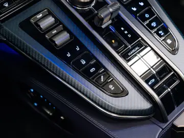 ASTON MARTIN Vantage Roadster   Full Options   Blue Carbon