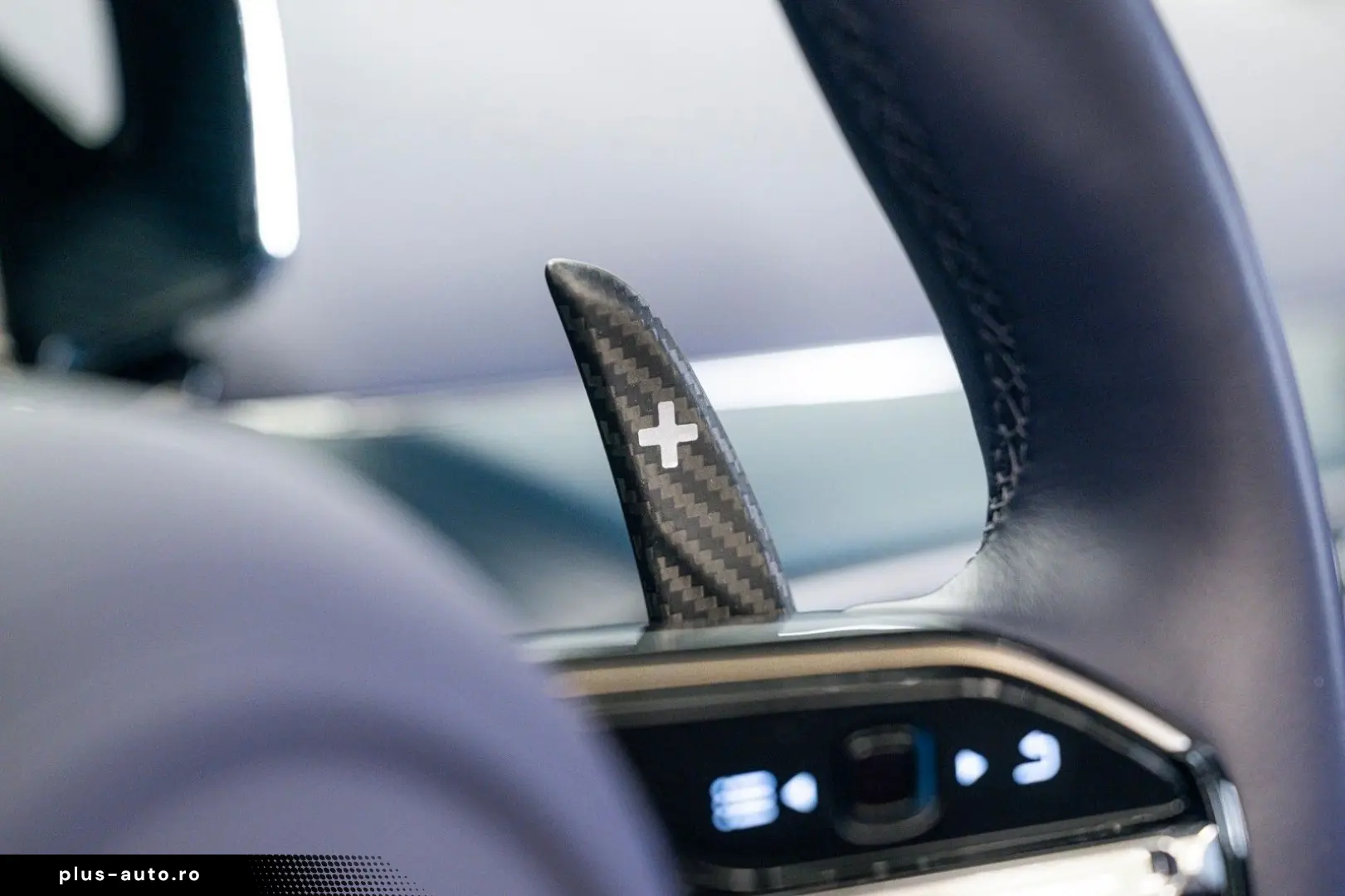 ASTON MARTIN Vantage Roadster   Full Options   Blue Carbon