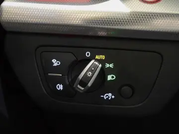 AUDI Q5 40 TDI S line Navi StandHzg Leder Kamera