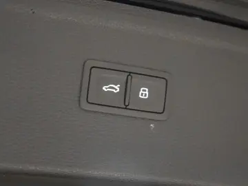 AUDI Q5 40 TDI S line Navi StandHzg Leder Kamera