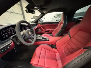 PORSCHE 911 992 Targa 4 GTS Burmester Lift