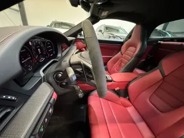 PORSCHE 911 992 Targa 4 GTS Burmester Lift