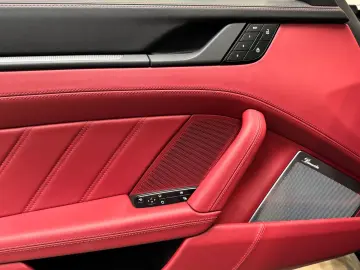 PORSCHE 911 992 Targa 4 GTS Burmester Lift