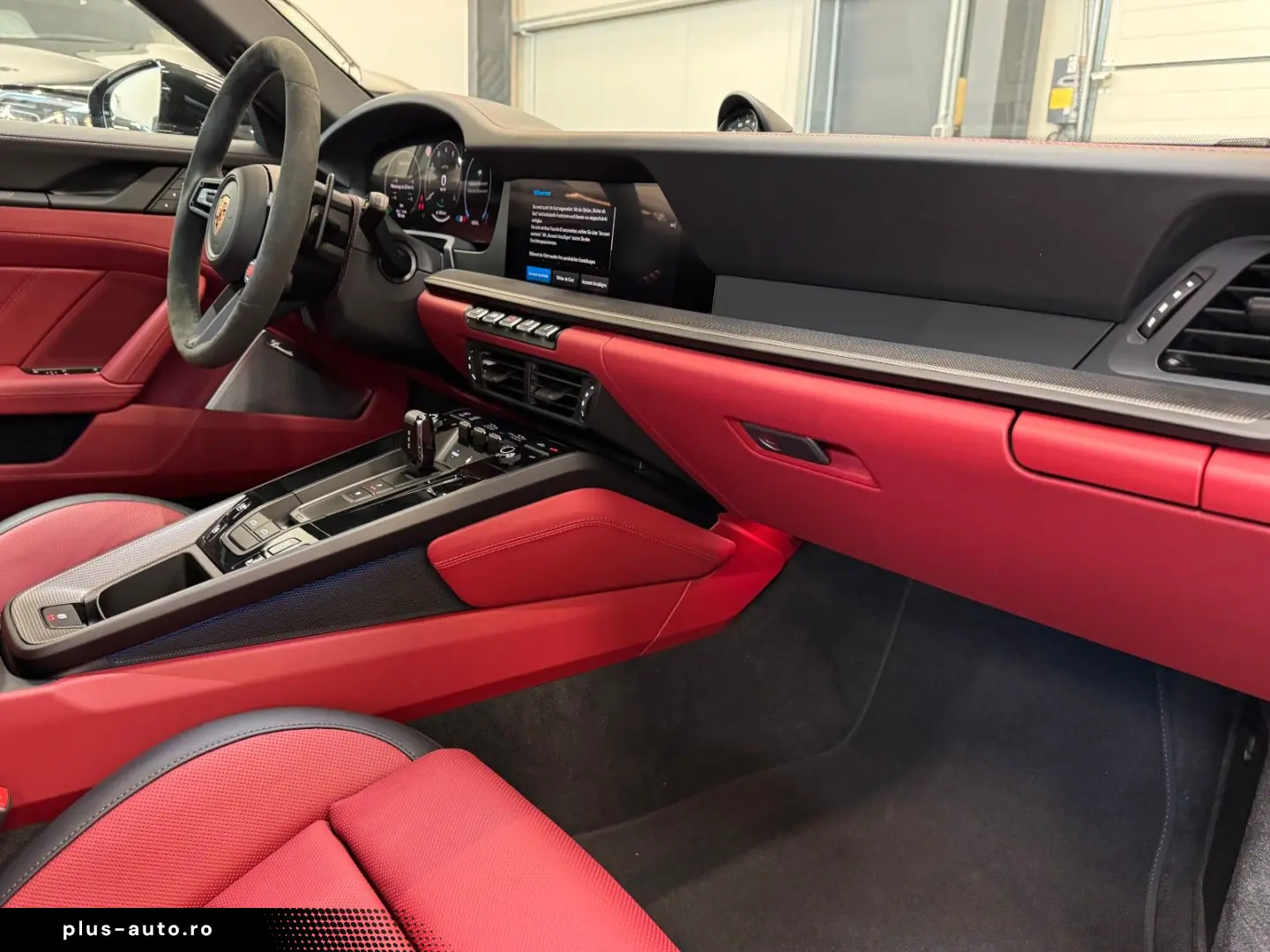 PORSCHE 911 992 Targa 4 GTS Burmester Lift