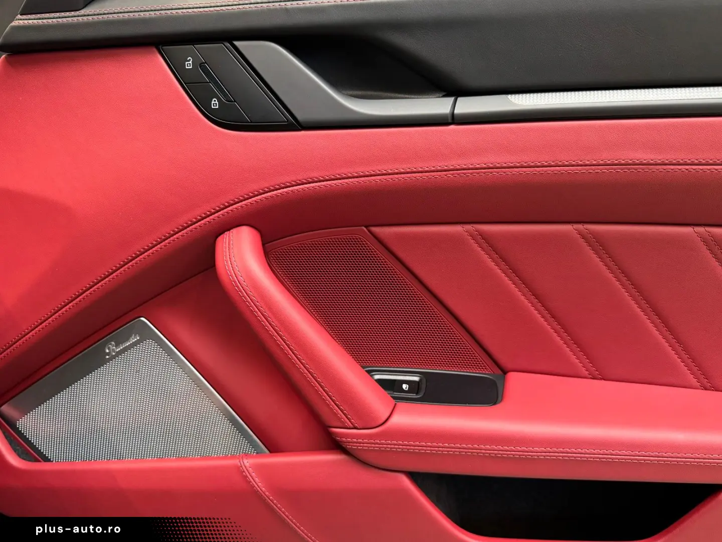 PORSCHE 911 992 Targa 4 GTS Burmester Lift