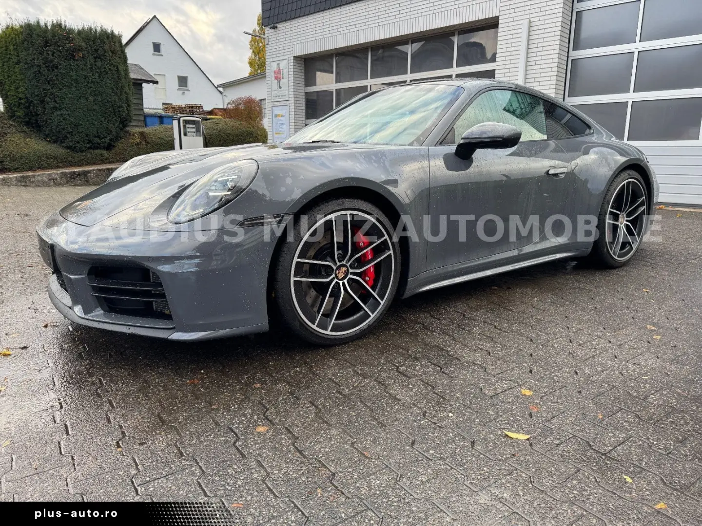 PORSCHE 992.2 S Coupé   GRAU   ROT   SPORT DESIGN   VOLL