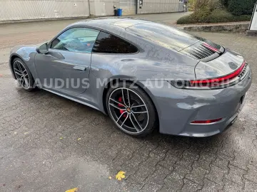 PORSCHE 992.2 S Coupé   GRAU   ROT   SPORT DESIGN   VOLL