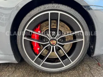 PORSCHE 992.2 S Coupé   GRAU   ROT   SPORT DESIGN   VOLL