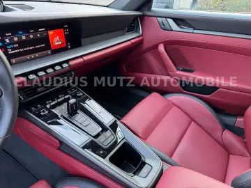 PORSCHE 992.2 S Coupé   GRAU   ROT   SPORT DESIGN   VOLL