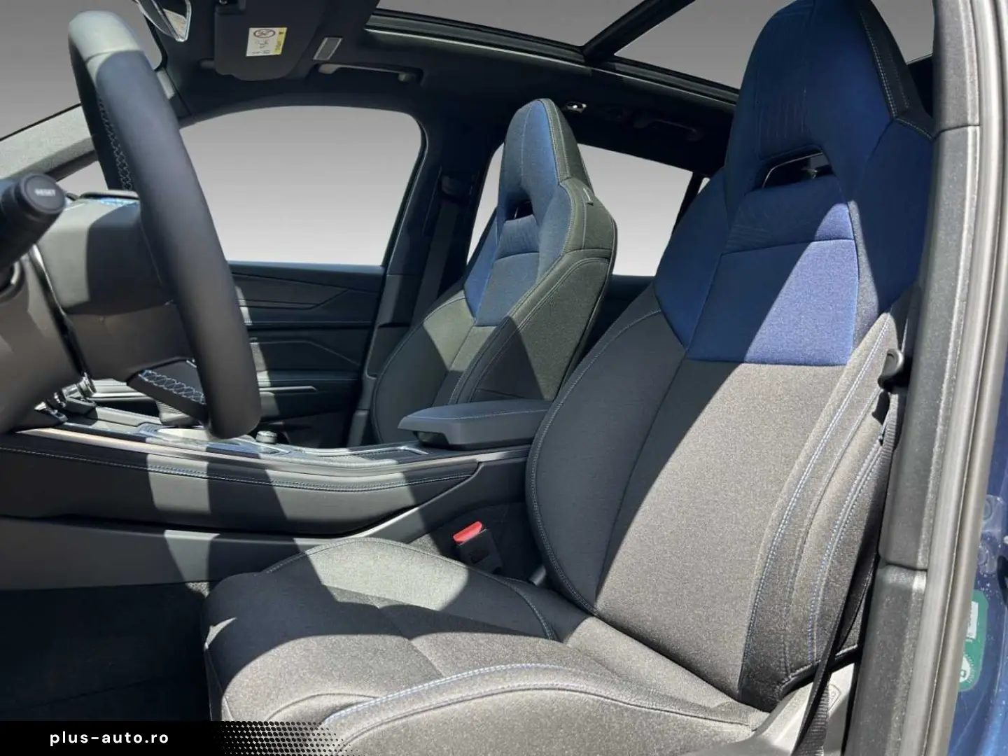 LYNC AND CO 01 1.5TD PHEV DCTH  Panodach 360  Infinity Sound