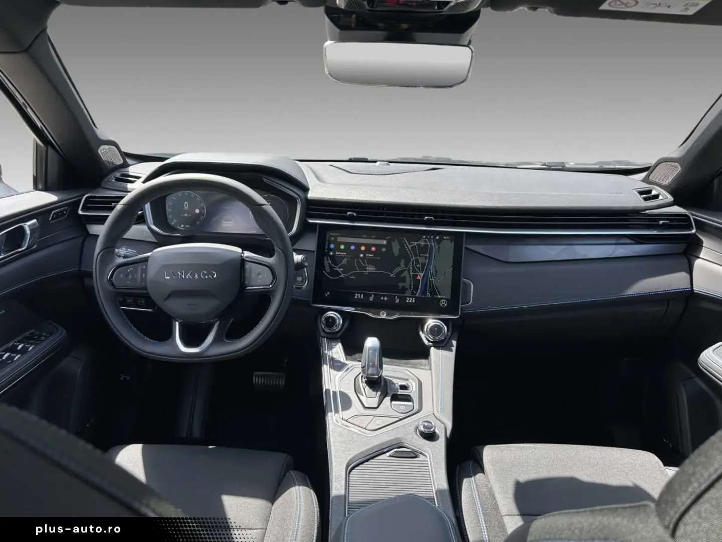 LYNC AND CO 01 1.5TD PHEV DCTH  Panodach 360  Infinity Sound