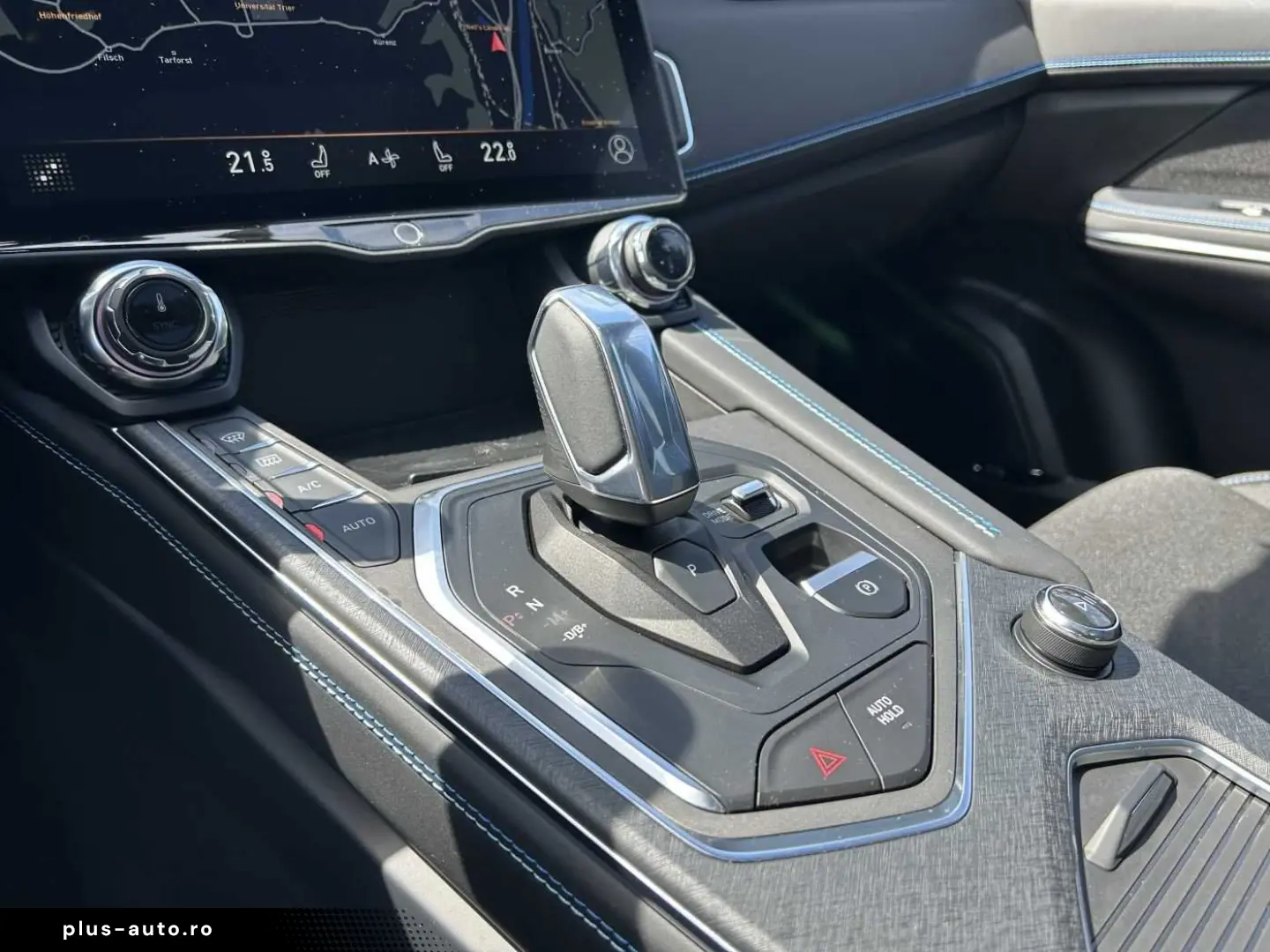 LYNC AND CO 01 1.5TD PHEV DCTH  Panodach 360  Infinity Sound