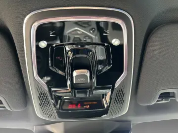 LYNC AND CO 01 1.5TD PHEV DCTH  Panodach 360  Infinity Sound