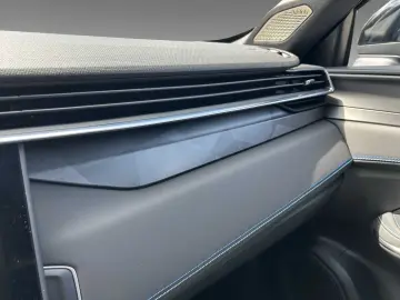 LYNC AND CO 01 1.5TD PHEV DCTH  Panodach 360  Infinity Sound