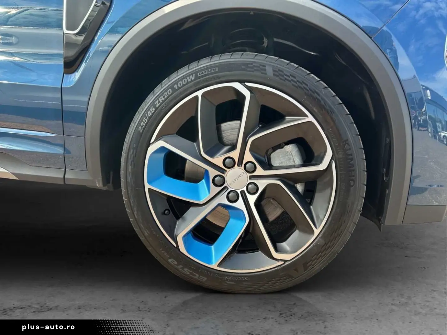 LYNC AND CO 01 1.5TD PHEV DCTH  Panodach 360  Infinity Sound