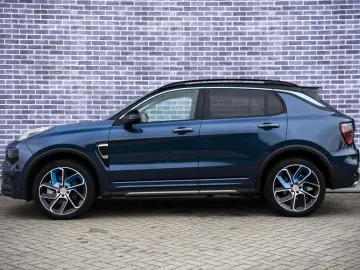 LYNC AND CO 01 1.5 Plug-in Hybrid   panorama dach   Adaptive