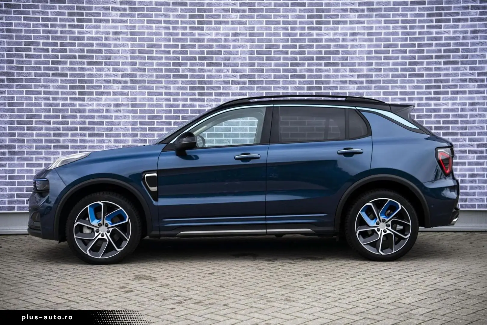 LYNC AND CO 01 1.5 Plug-in Hybrid   panorama dach   Adaptive