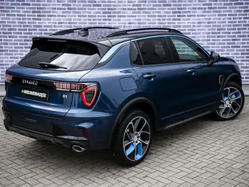 LYNC AND CO 01 1.5 Plug-in Hybrid   panorama dach   Adaptive