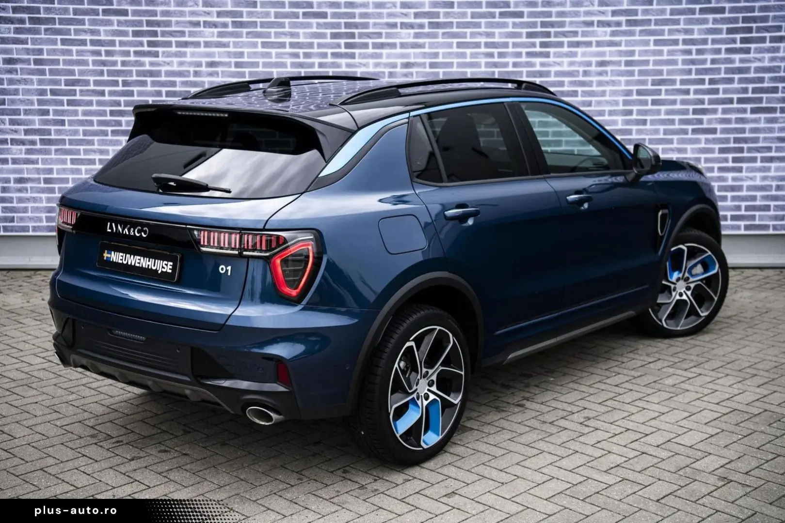 LYNC AND CO 01 1.5 Plug-in Hybrid   panorama dach   Adaptive