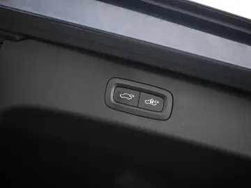 LYNC AND CO 01 1.5 Plug-in Hybrid   panorama dach   Adaptive