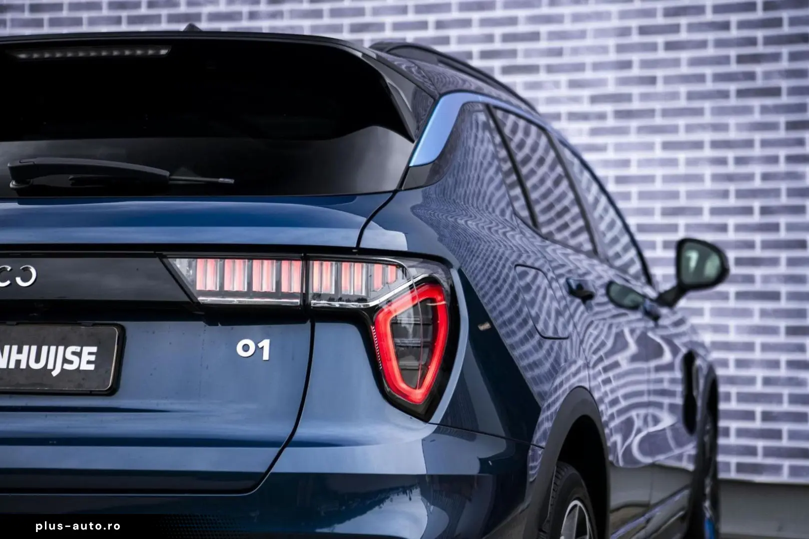 LYNC AND CO 01 1.5 Plug-in Hybrid   panorama dach   Adaptive