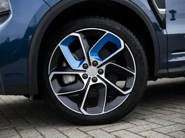 LYNC AND CO 01 1.5 Plug-in Hybrid   panorama dach   Adaptive