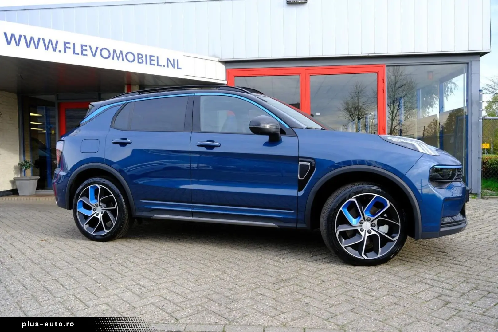 LYNC AND CO 01 Hybrid 1.5 Aut. Zwarte hemel 360 Camera Pano