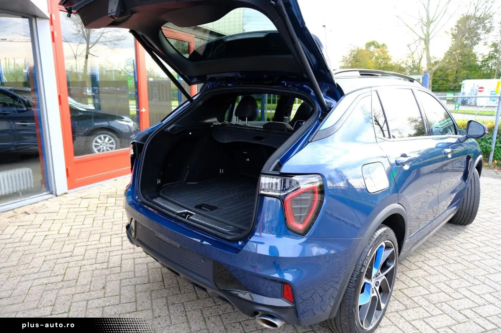 LYNC AND CO 01 Hybrid 1.5 Aut. Zwarte hemel 360 Camera Pano