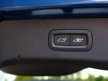 LYNC AND CO 01 Hybrid 1.5 Aut. Zwarte hemel 360 Camera Pano