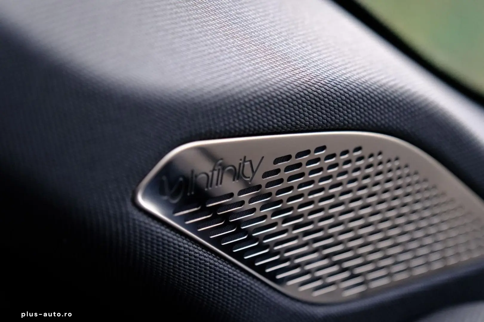 LYNC AND CO 01 Hybrid 1.5 Aut. Zwarte hemel 360 Camera Pano