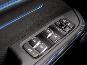 LYNC AND CO 01 Hybrid 1.5 Aut. Zwarte hemel 360 Camera Pano