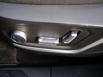 LYNC AND CO 01 Hybrid 1.5 Aut. Zwarte hemel 360 Camera Pano