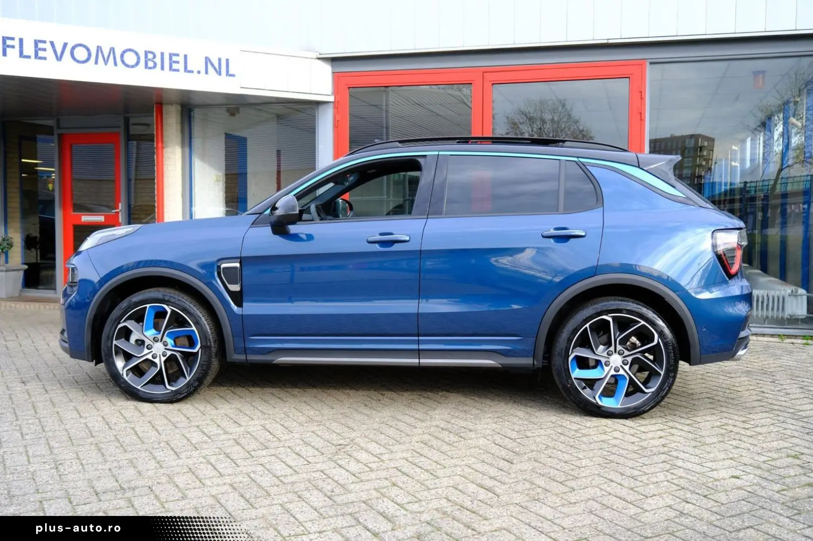 LYNC AND CO 01 Hybrid 1.5 Aut. Zwarte hemel 360 Camera Pano