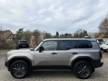 TOYOTA Land Cruiser 2.8 D-4D4WD TEC  Edit.Pan.Dach.360K