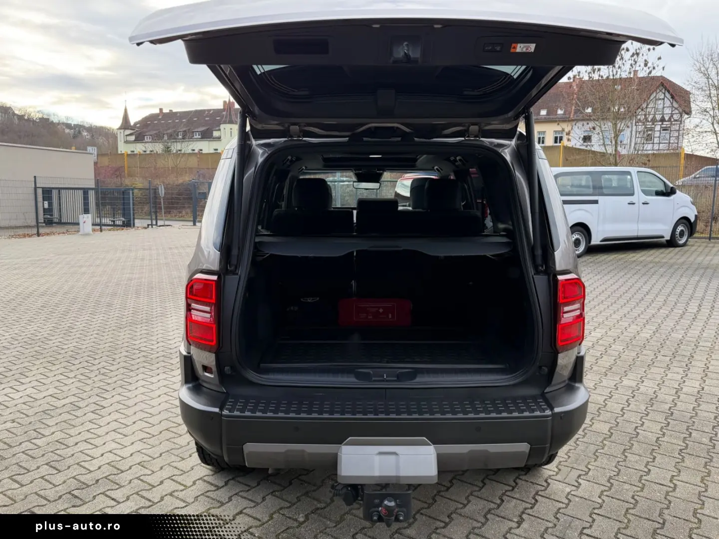 TOYOTA Land Cruiser 2.8 D-4D4WD TEC  Edit.Pan.Dach.360K