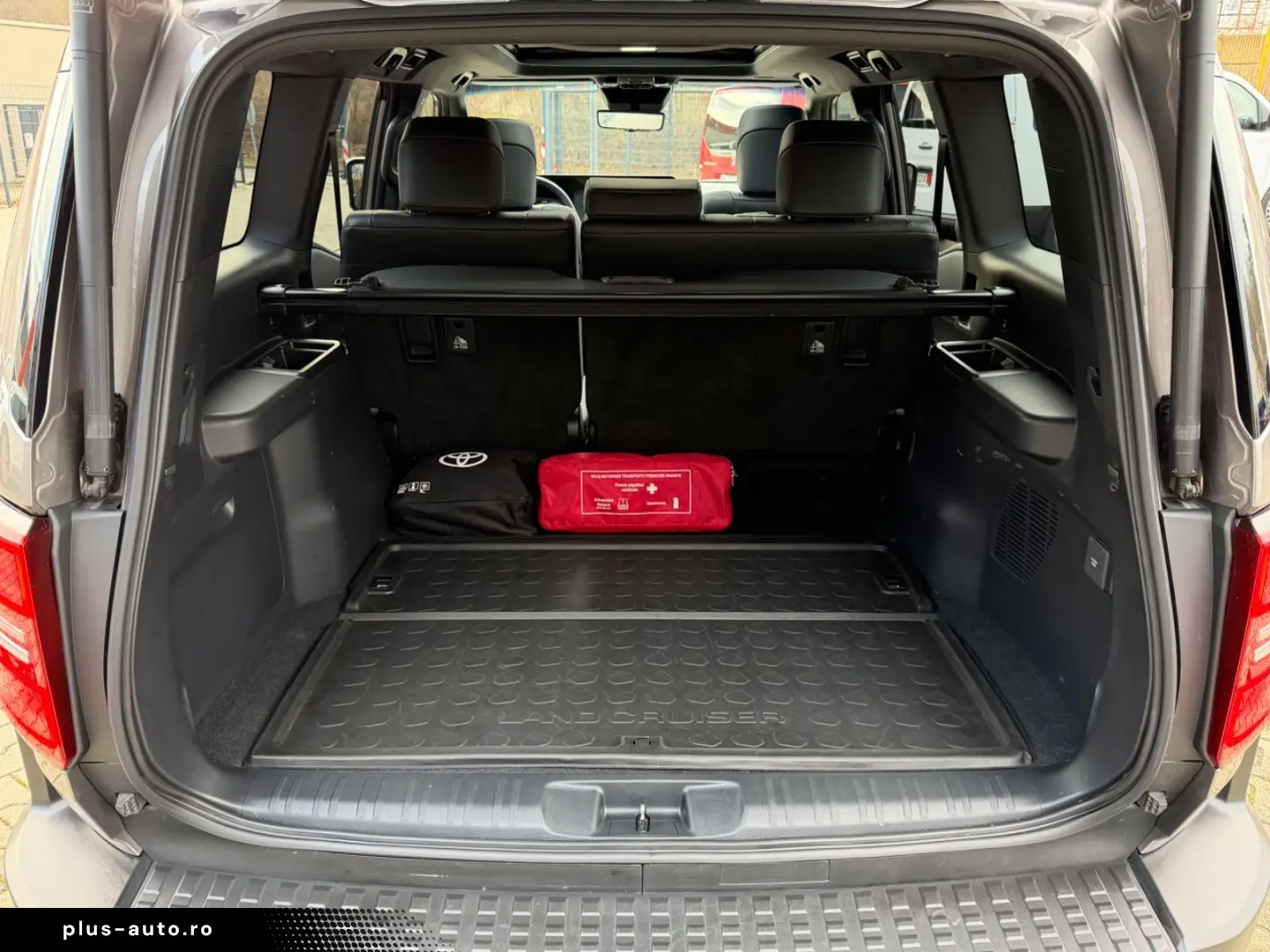 TOYOTA Land Cruiser 2.8 D-4D4WD TEC  Edit.Pan.Dach.360K