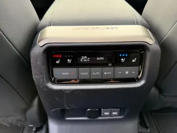 TOYOTA Land Cruiser 2.8 D-4D4WD TEC  Edit.Pan.Dach.360K