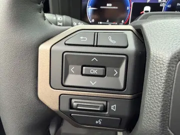 TOYOTA Land Cruiser 2.8 D-4D4WD TEC  Edit.Pan.Dach.360K