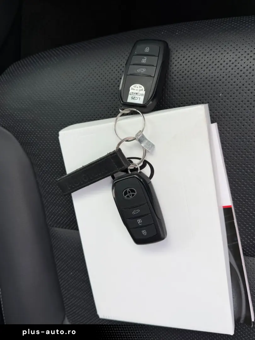 TOYOTA Land Cruiser 2.8 D-4D4WD TEC  Edit.Pan.Dach.360K