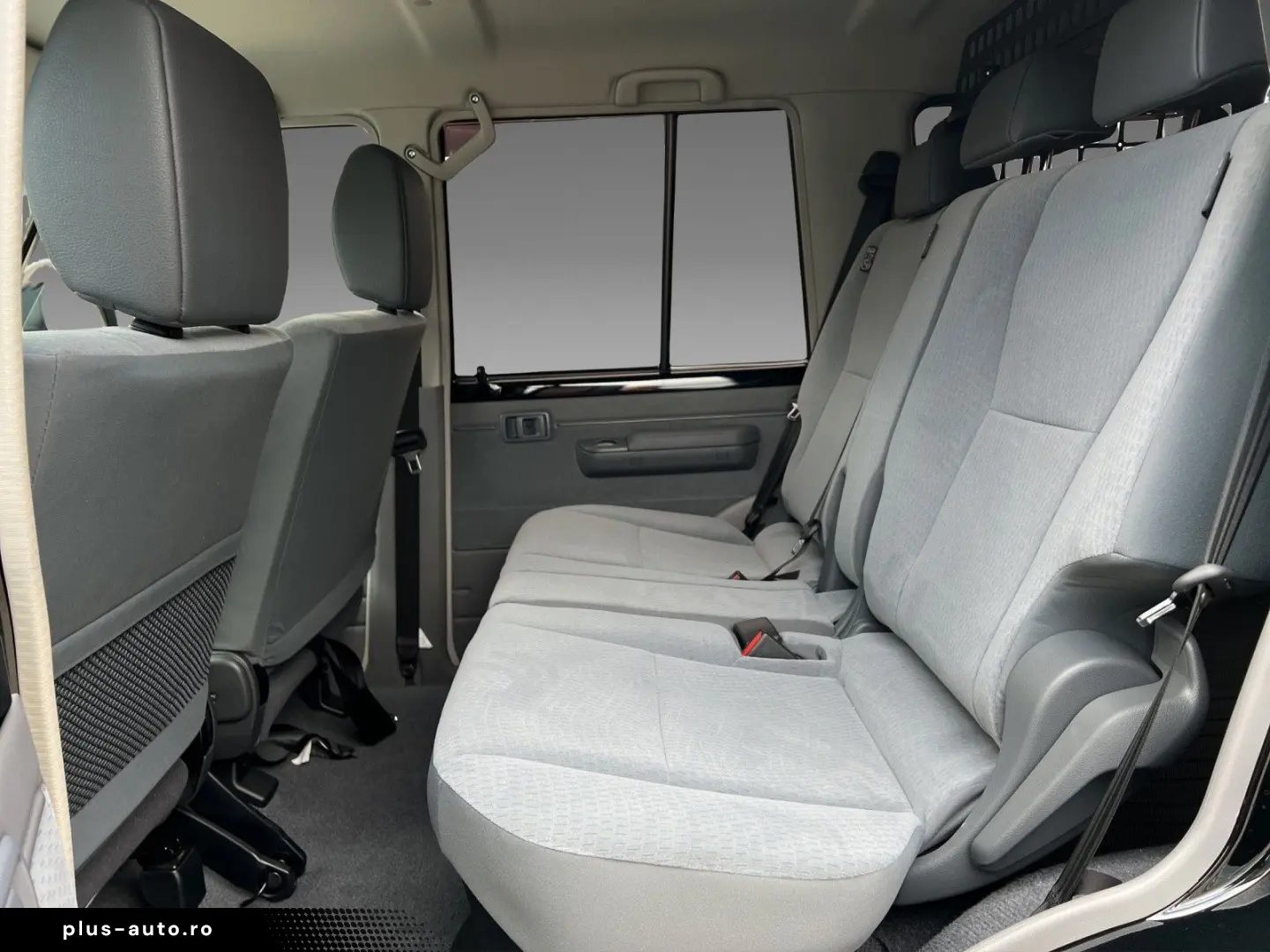 TOYOTA Land Cruiser GRJ76 - Black Series