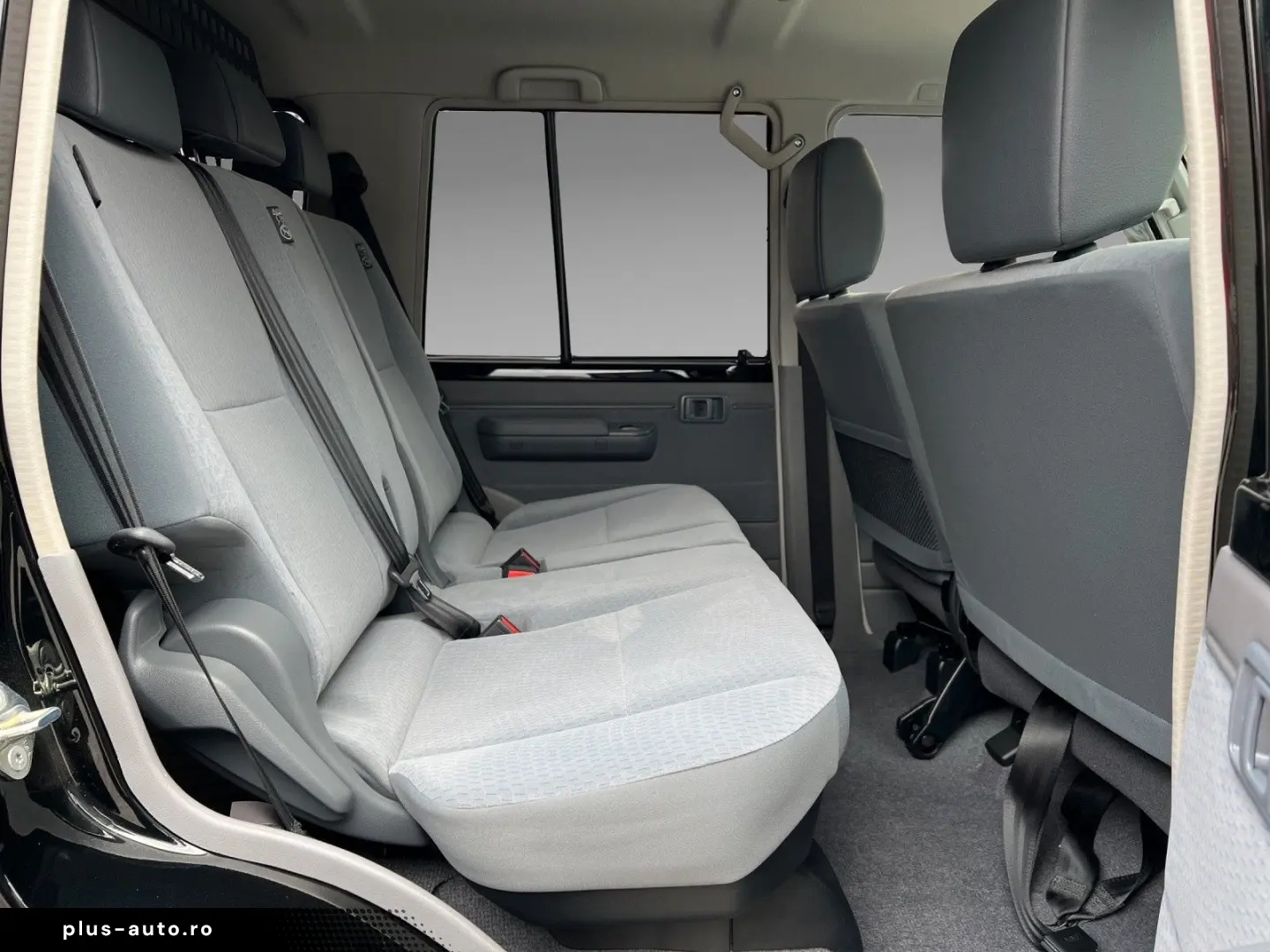 TOYOTA Land Cruiser GRJ76 - Black Series